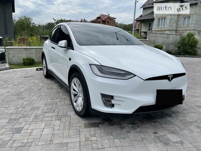 Белый Тесла Модель Х, объемом двигателя 0 л и пробегом 50 тыс. км за 34000 $, фото 7 на Automoto.ua