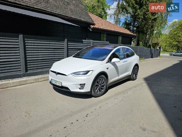 Белый Тесла Модель Х, объемом двигателя 0 л и пробегом 90 тыс. км за 22900 $, фото 11 на Automoto.ua
