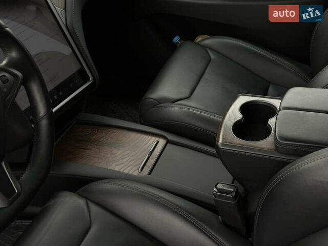 Білий Тесла Модель Х, об'ємом двигуна 0 л та пробігом 114 тис. км за 23500 $, фото 13 на Automoto.ua