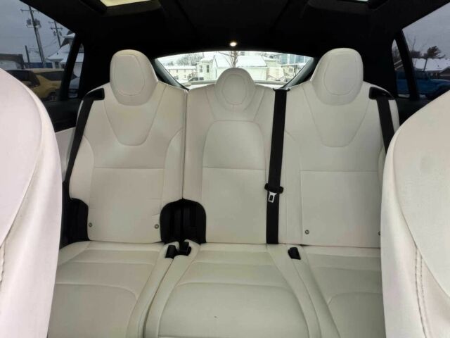 Белый Тесла Модель Х, объемом двигателя 0 л и пробегом 41 тыс. км за 4000 $, фото 8 на Automoto.ua