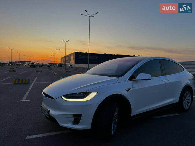 Белый Тесла Модель Х, объемом двигателя 0 л и пробегом 142 тыс. км за 22800 $, фото 20 на Automoto.ua