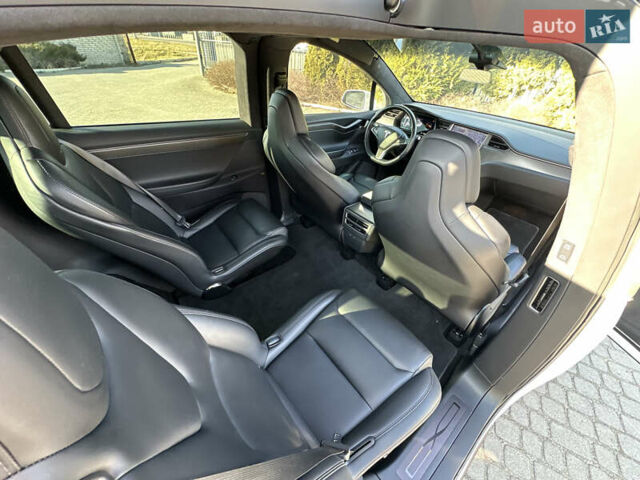 Белый Тесла Модель Х, объемом двигателя 0 л и пробегом 95 тыс. км за 25500 $, фото 10 на Automoto.ua