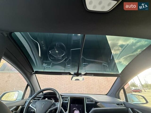 Белый Тесла Модель Х, объемом двигателя 0 л и пробегом 31 тыс. км за 24999 $, фото 22 на Automoto.ua