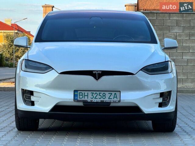 Белый Тесла Модель Х, объемом двигателя 0 л и пробегом 120 тыс. км за 19400 $, фото 5 на Automoto.ua