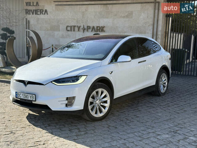 Білий Тесла Модель Х, об'ємом двигуна 0 л та пробігом 61 тис. км за 29500 $, фото 38 на Automoto.ua