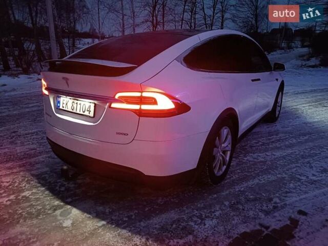 Белый Тесла Модель Х, объемом двигателя 0 л и пробегом 165 тыс. км за 29300 $, фото 15 на Automoto.ua