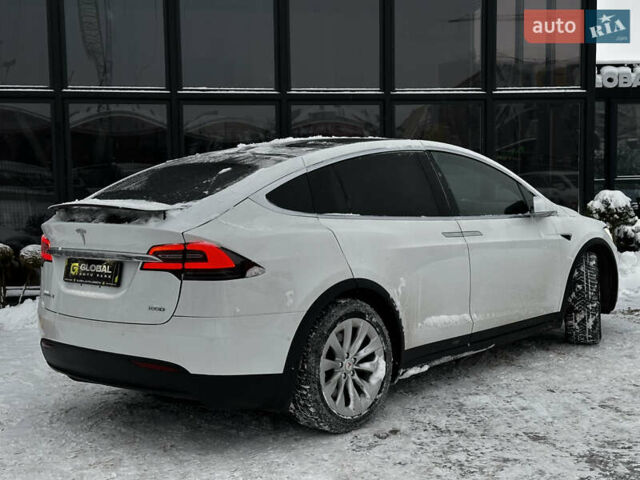 Белый Тесла Модель Х, объемом двигателя 0 л и пробегом 154 тыс. км за 24900 $, фото 24 на Automoto.ua