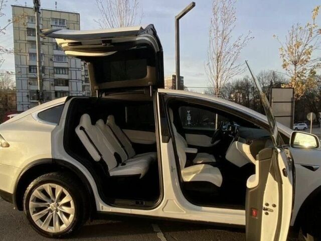 Білий Тесла Модель Х, об'ємом двигуна 0 л та пробігом 70 тис. км за 25500 $, фото 3 на Automoto.ua