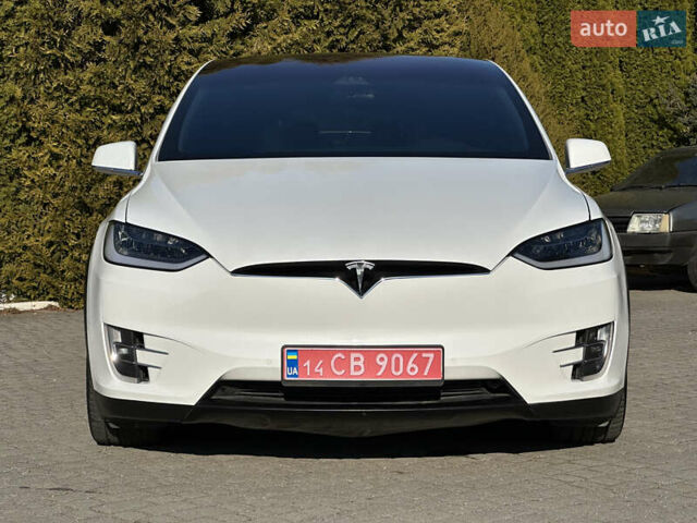 Белый Тесла Модель Х, объемом двигателя 0 л и пробегом 95 тыс. км за 25500 $, фото 17 на Automoto.ua