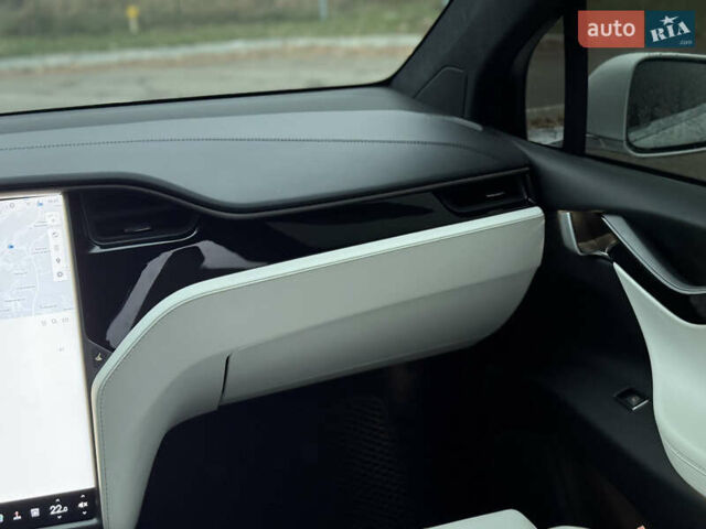 Белый Тесла Модель Х, объемом двигателя 0 л и пробегом 100 тыс. км за 22999 $, фото 40 на Automoto.ua