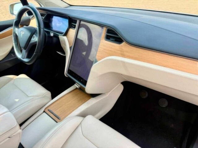 Білий Тесла Модель Х, об'ємом двигуна 0 л та пробігом 35 тис. км за 11300 $, фото 11 на Automoto.ua