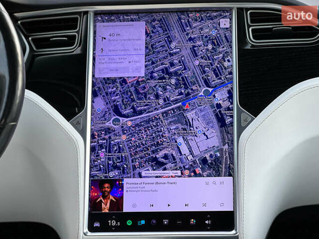 Белый Тесла Модель Х, объемом двигателя 0 л и пробегом 72 тыс. км за 40650 $, фото 16 на Automoto.ua