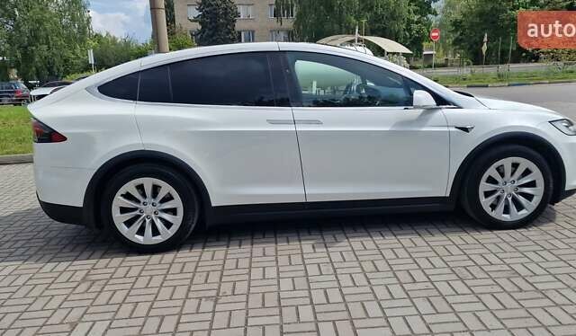 Белый Тесла Модель Х, объемом двигателя 0 л и пробегом 93 тыс. км за 25756 $, фото 18 на Automoto.ua