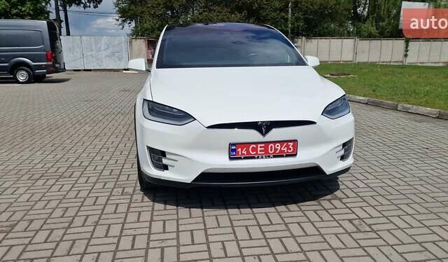 Белый Тесла Модель Х, объемом двигателя 0 л и пробегом 93 тыс. км за 25756 $, фото 6 на Automoto.ua