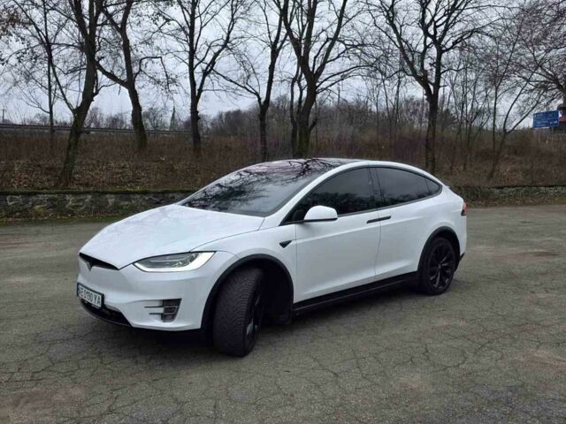 Белый Тесла Модель Х, объемом двигателя 0 л и пробегом 126 тыс. км за 29000 $, фото 1 на Automoto.ua