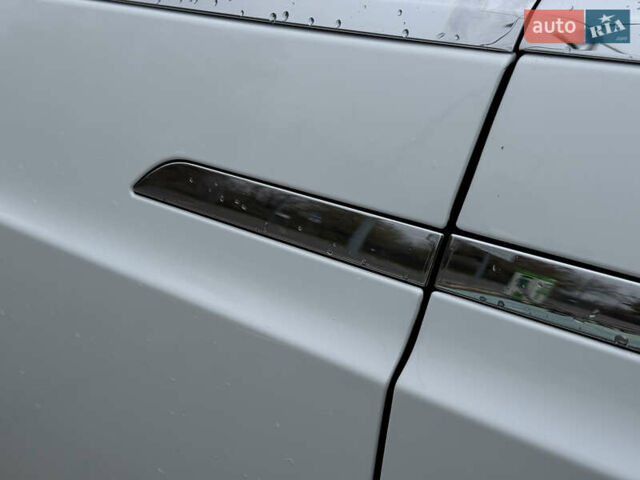 Білий Тесла Модель Х, об'ємом двигуна 0 л та пробігом 100 тис. км за 24999 $, фото 7 на Automoto.ua