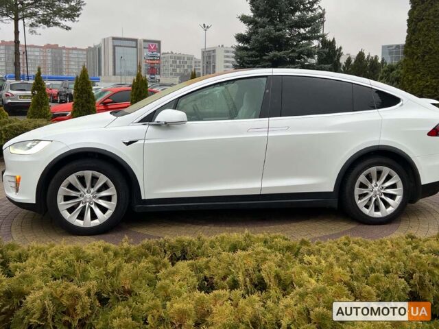 Белый Тесла Модель Х, объемом двигателя 75 л и пробегом 150 тыс. км за 26700 $, фото 3 на Automoto.ua