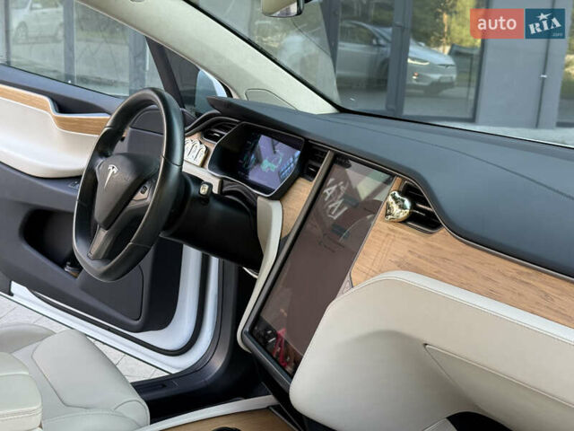 Белый Тесла Модель Х, объемом двигателя 0 л и пробегом 112 тыс. км за 22500 $, фото 17 на Automoto.ua