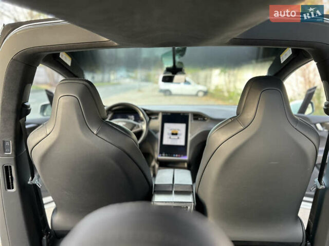 Белый Тесла Модель Х, объемом двигателя 0 л и пробегом 93 тыс. км за 34000 $, фото 15 на Automoto.ua