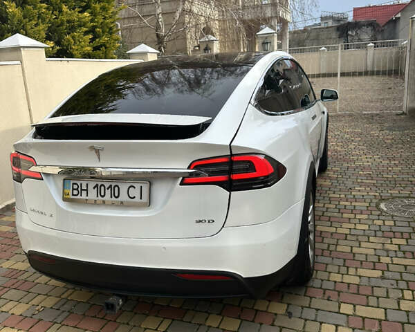 Белый Тесла Модель Х, объемом двигателя 0 л и пробегом 70 тыс. км за 24000 $, фото 20 на Automoto.ua