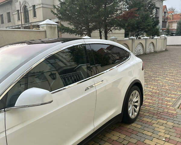 Белый Тесла Модель Х, объемом двигателя 0 л и пробегом 70 тыс. км за 24000 $, фото 15 на Automoto.ua