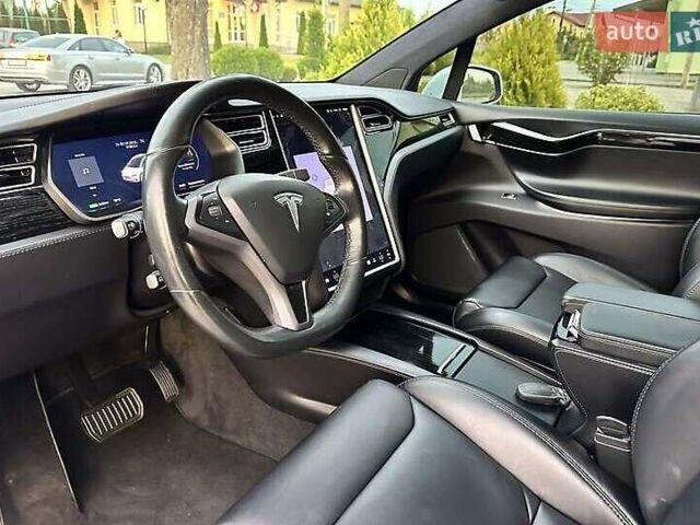 Белый Тесла Модель Х, объемом двигателя 0 л и пробегом 71 тыс. км за 22200 $, фото 15 на Automoto.ua