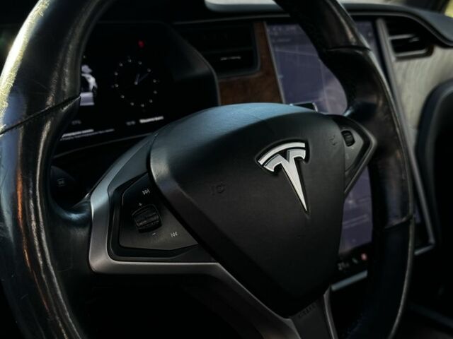 Белый Тесла Модель Х, объемом двигателя 0 л и пробегом 130 тыс. км за 28300 $, фото 6 на Automoto.ua