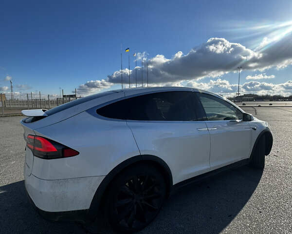 Білий Тесла Модель Х, об'ємом двигуна 0 л та пробігом 130 тис. км за 28300 $, фото 4 на Automoto.ua