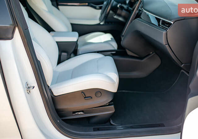 Белый Тесла Модель Х, объемом двигателя 0 л и пробегом 46 тыс. км за 39500 $, фото 69 на Automoto.ua