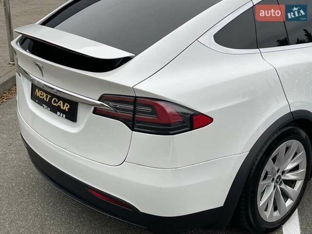 Тесла Модель Х 2019 у Києві на Automoto.ua Білий Тесла Модель Х, об'ємом двигуна 0 л та пробігом 123 тис. км за 33900 $, фото 11 на Automoto.ua