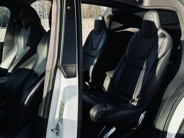 Белый Тесла Модель Х, объемом двигателя 0 л и пробегом 130 тыс. км за 28300 $, фото 9 на Automoto.ua
