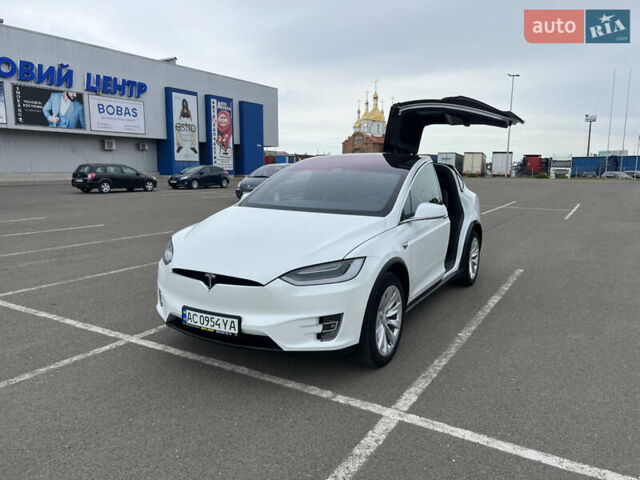 Белый Тесла Модель Х, объемом двигателя 0 л и пробегом 18 тыс. км за 35500 $, фото 1 на Automoto.ua