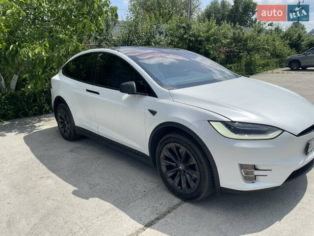 Белый Тесла Модель Х, объемом двигателя 0 л и пробегом 121 тыс. км за 29700 $, фото 4 на Automoto.ua