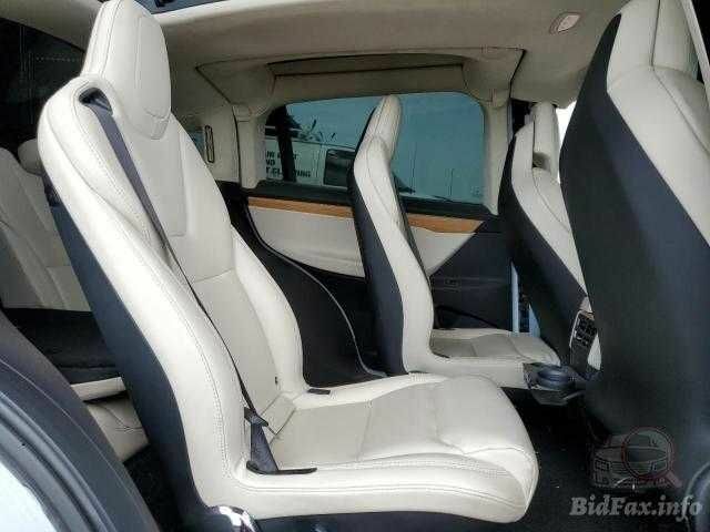 Тесла Модель Х 2019 у Києві на Automoto.ua Білий Тесла Модель Х, об'ємом двигуна 0 л та пробігом 148 тис. км за 21500 $, фото 15 на Automoto.ua