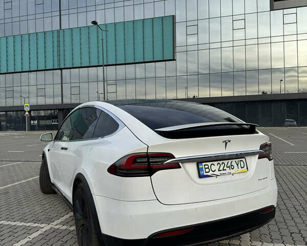 Білий Тесла Модель Х, об'ємом двигуна 0 л та пробігом 132 тис. км за 26999 $, фото 3 на Automoto.ua