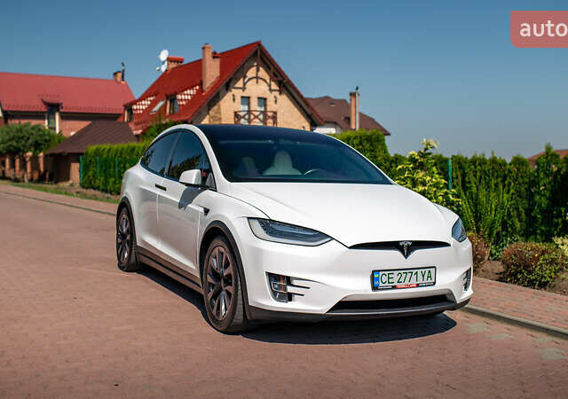 Белый Тесла Модель Х, объемом двигателя 0 л и пробегом 46 тыс. км за 39500 $, фото 3 на Automoto.ua