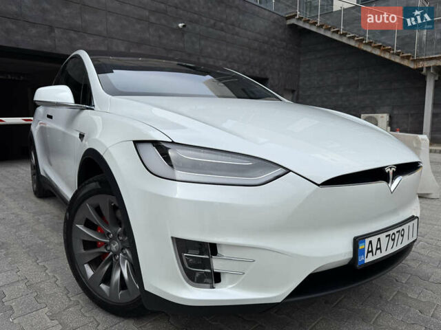 Белый Тесла Модель Х, объемом двигателя 0 л и пробегом 60 тыс. км за 39500 $, фото 10 на Automoto.ua