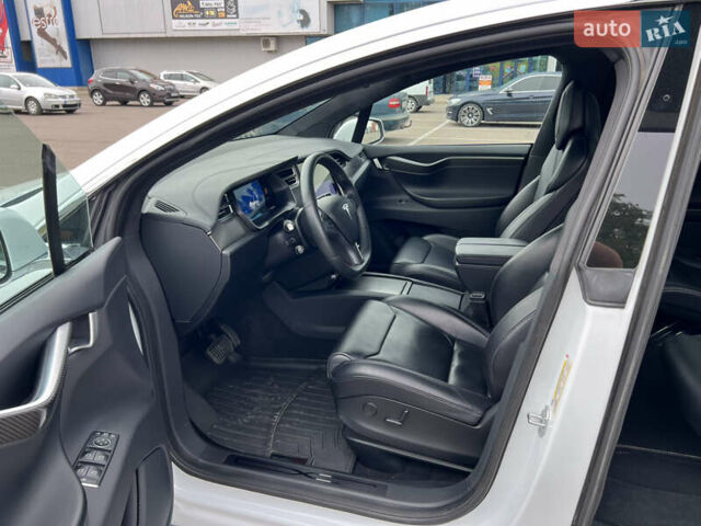 Белый Тесла Модель Х, объемом двигателя 0 л и пробегом 21 тыс. км за 28700 $, фото 13 на Automoto.ua