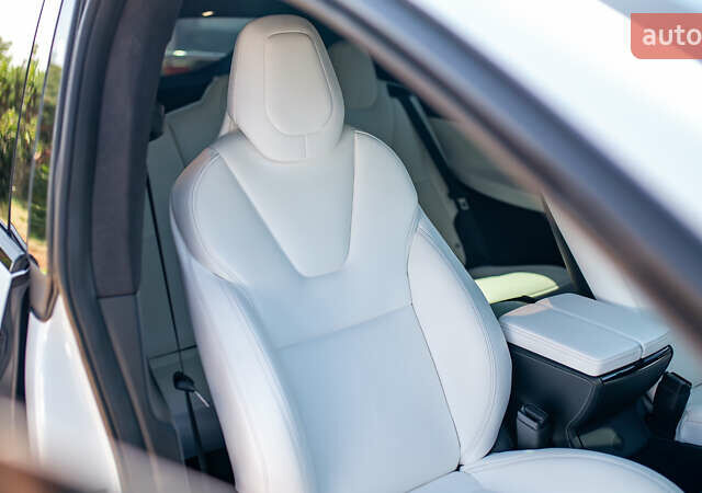 Белый Тесла Модель Х, объемом двигателя 0 л и пробегом 46 тыс. км за 39500 $, фото 74 на Automoto.ua