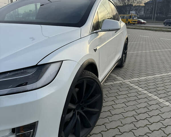 Білий Тесла Модель Х, об'ємом двигуна 0 л та пробігом 132 тис. км за 26999 $, фото 9 на Automoto.ua