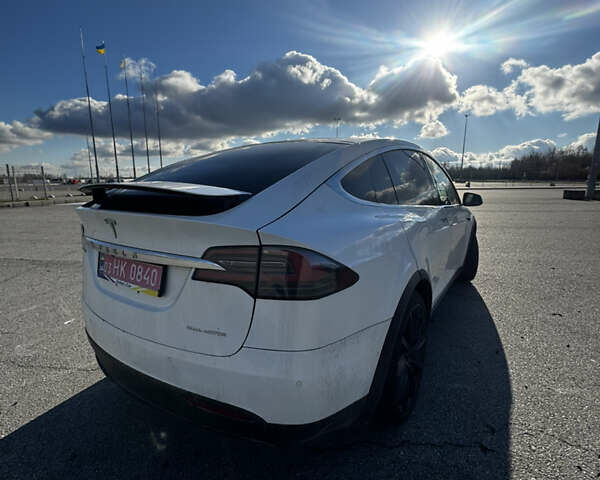 Білий Тесла Модель Х, об'ємом двигуна 0 л та пробігом 130 тис. км за 28300 $, фото 3 на Automoto.ua