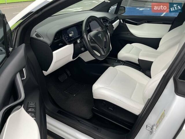 Тесла Модель Х 2019 у Києві на Automoto.ua Білий Тесла Модель Х, об'ємом двигуна 0 л та пробігом 123 тис. км за 33900 $, фото 19 на Automoto.ua