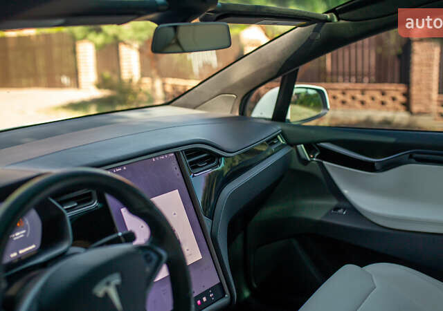 Белый Тесла Модель Х, объемом двигателя 0 л и пробегом 46 тыс. км за 39500 $, фото 58 на Automoto.ua