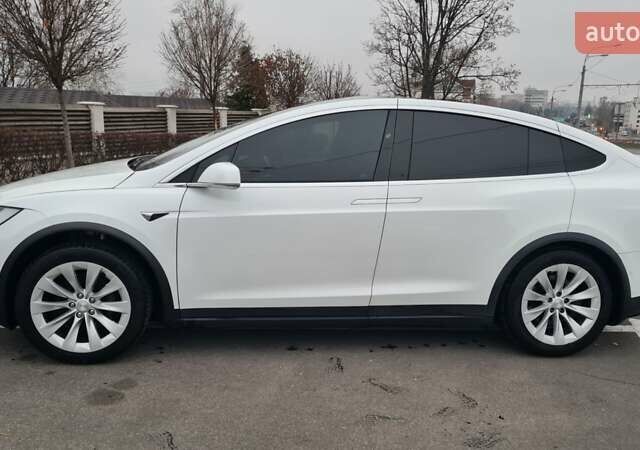Білий Тесла Модель Х, об'ємом двигуна 0 л та пробігом 89 тис. км за 39000 $, фото 3 на Automoto.ua