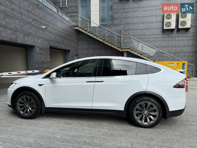 Белый Тесла Модель Х, объемом двигателя 0 л и пробегом 60 тыс. км за 36900 $, фото 27 на Automoto.ua