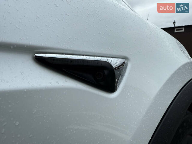 Белый Тесла Модель Х, объемом двигателя 0 л и пробегом 93 тыс. км за 33500 $, фото 14 на Automoto.ua