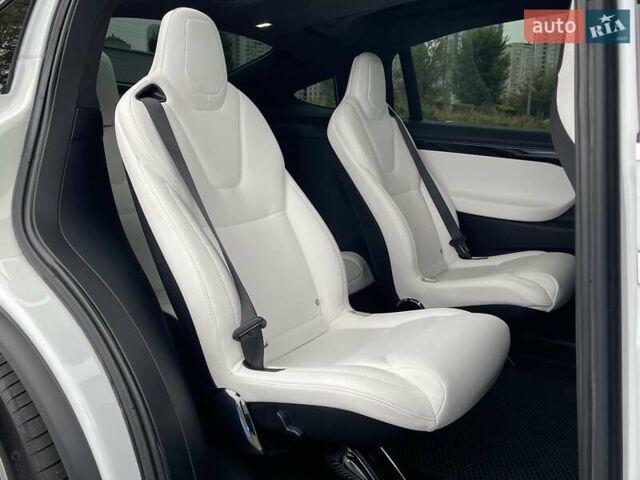 Тесла Модель Х 2019 у Києві на Automoto.ua Білий Тесла Модель Х, об'ємом двигуна 0 л та пробігом 123 тис. км за 33900 $, фото 33 на Automoto.ua