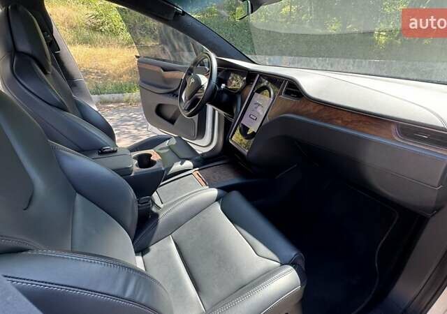 Белый Тесла Модель Х, объемом двигателя 0 л и пробегом 85 тыс. км за 28777 $, фото 36 на Automoto.ua