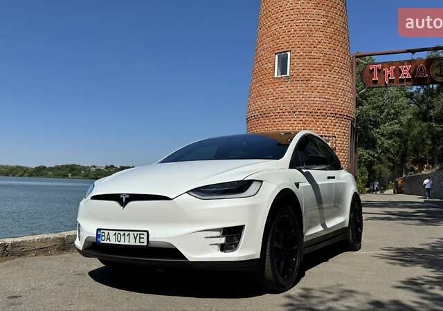 Белый Тесла Модель Х, объемом двигателя 0 л и пробегом 85 тыс. км за 28777 $, фото 28 на Automoto.ua