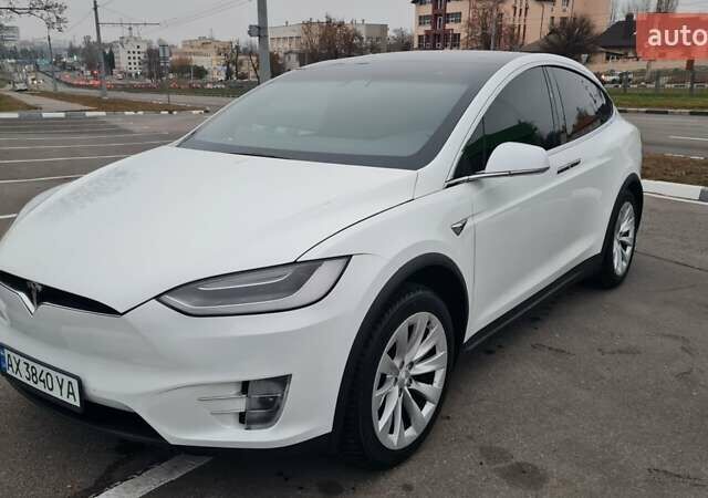 Білий Тесла Модель Х, об'ємом двигуна 0 л та пробігом 89 тис. км за 39000 $, фото 2 на Automoto.ua